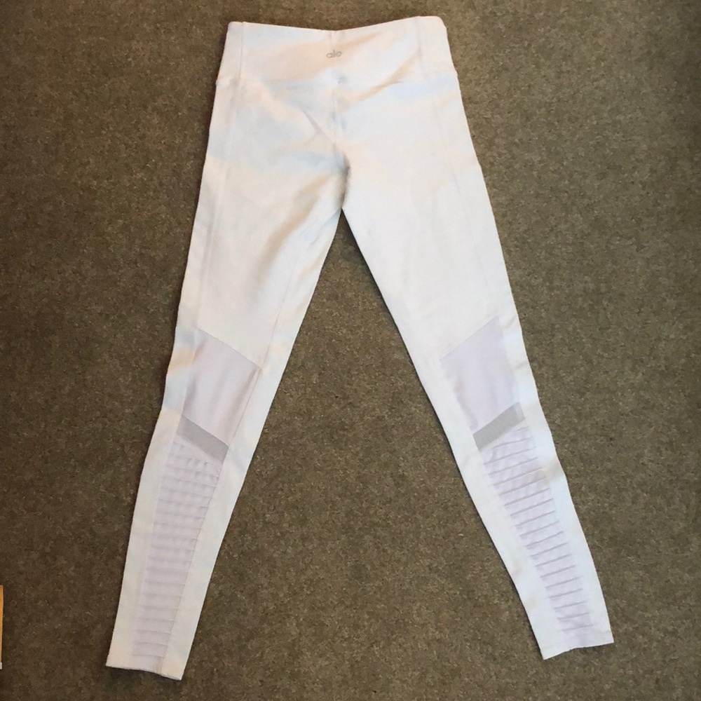White ALO Yoga Moto Leggings - Picture 3 of 4